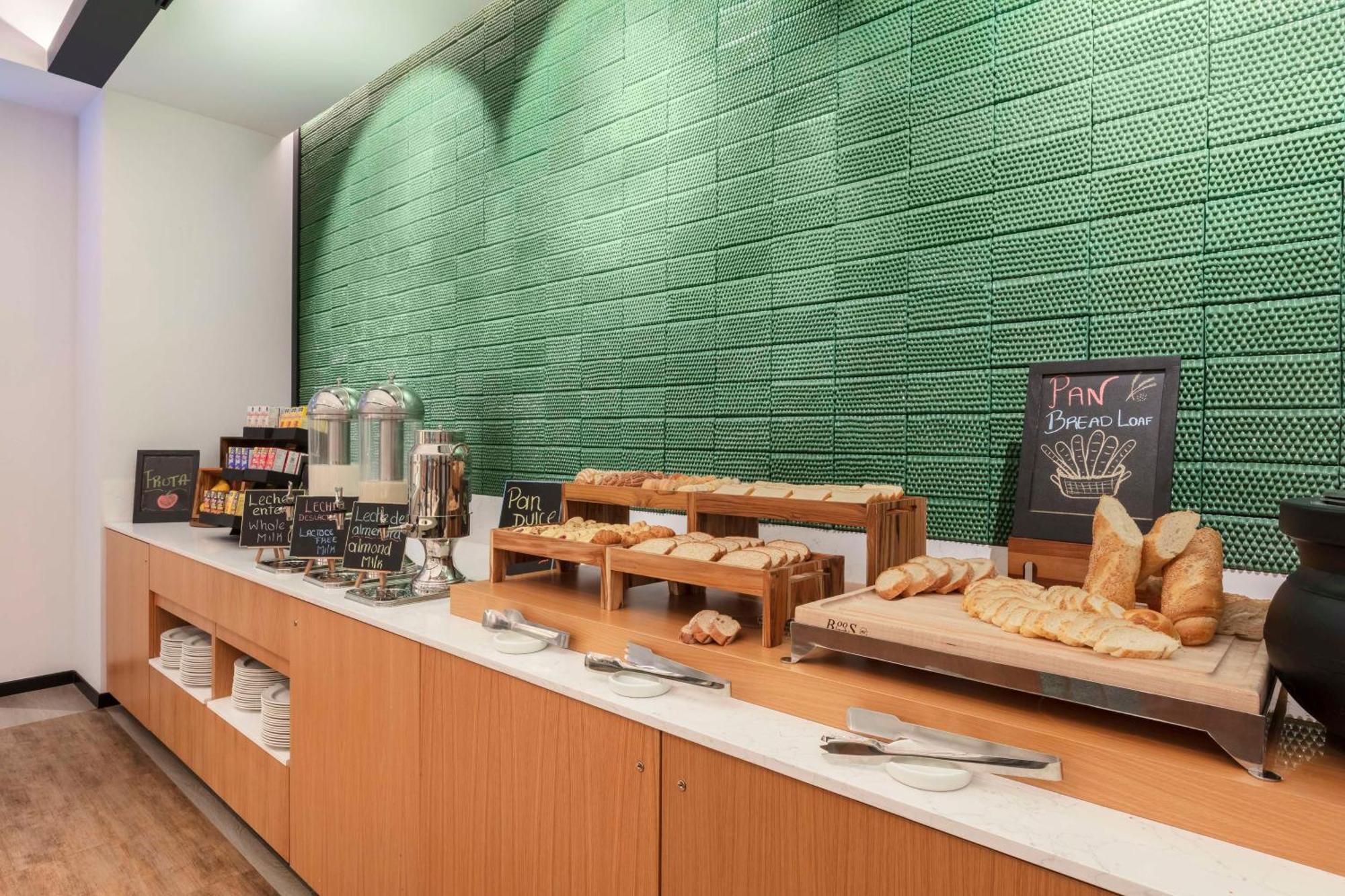 Hilton Garden Inn Guadalajara Airport El Zapote  외부 사진